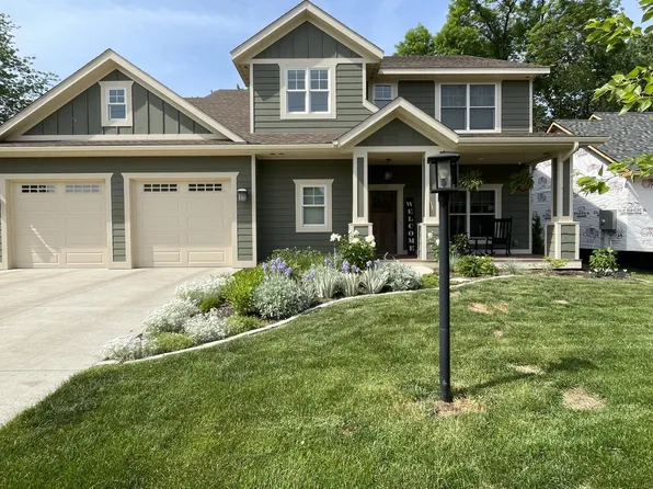 803 1st St E, Hastings, MN 55033