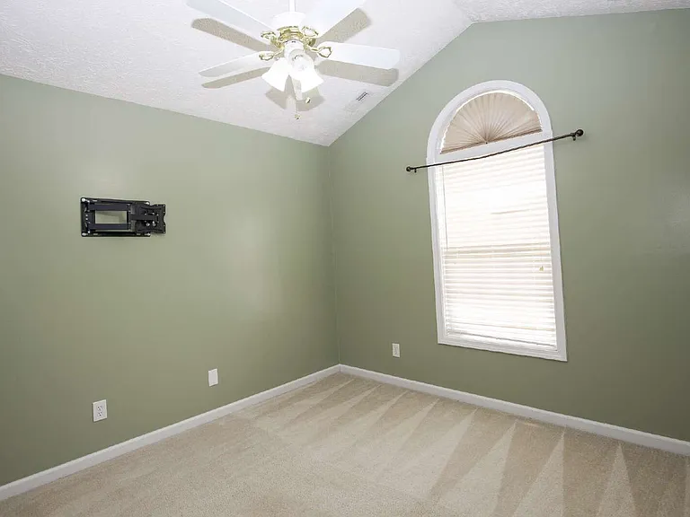 106 Harvest Ln — Photo 32