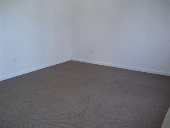2nd image of 1021 Blue St APT D