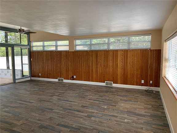 3rd image of 10 Sanford Ave