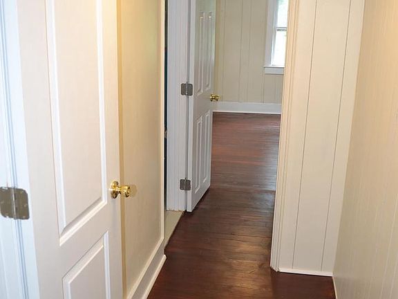 5th image of 27 E Pall Mall St