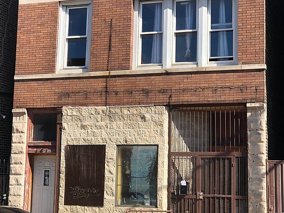 2nd image of 747 S California Ave