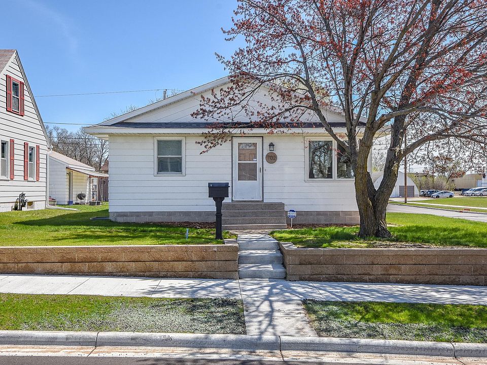 1st image of 702 28th Ave N