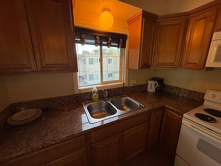 5890 Lindo Paseo #6 — Photo 32