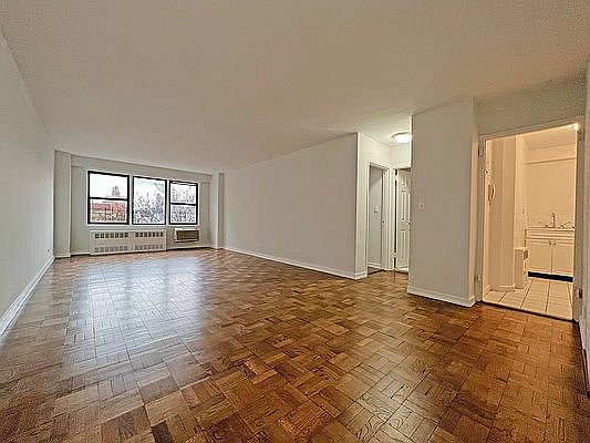 1st image of 200 E 15th St APT 8C