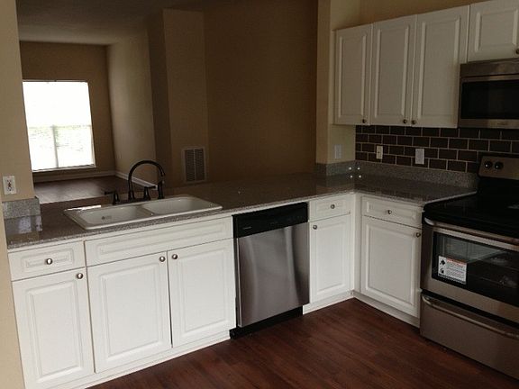 3rd image of 336 Ivy Meadow Ln