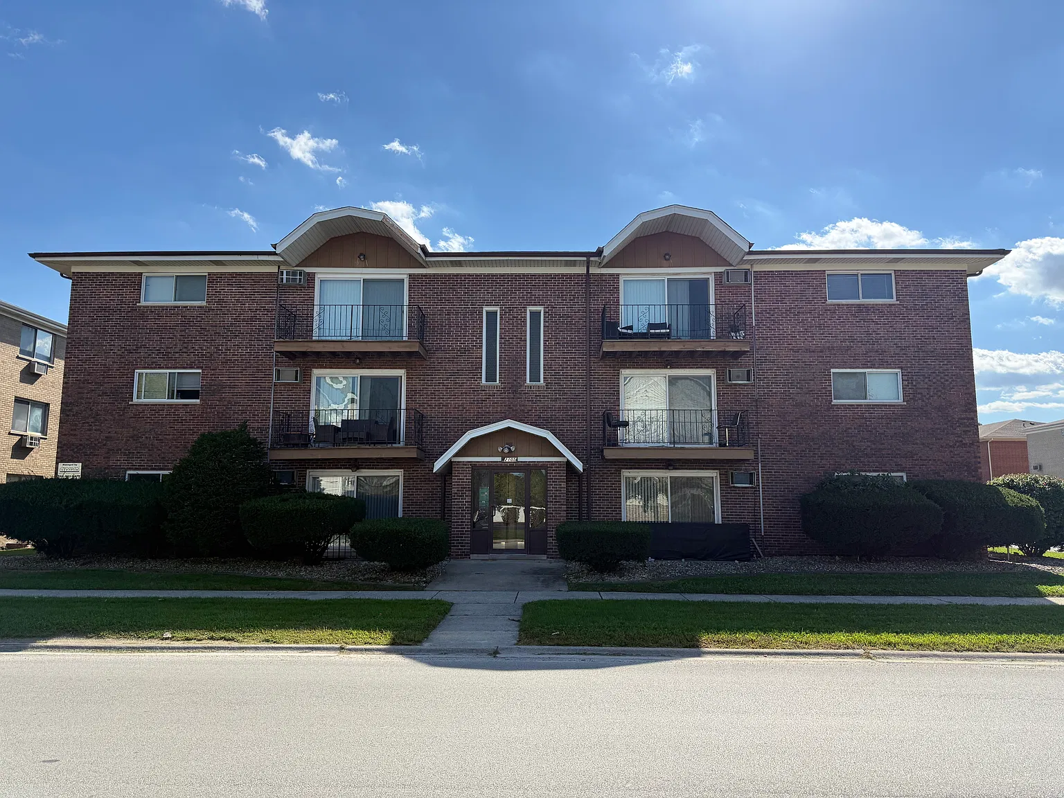1 bed, $1,200 — Photo 2