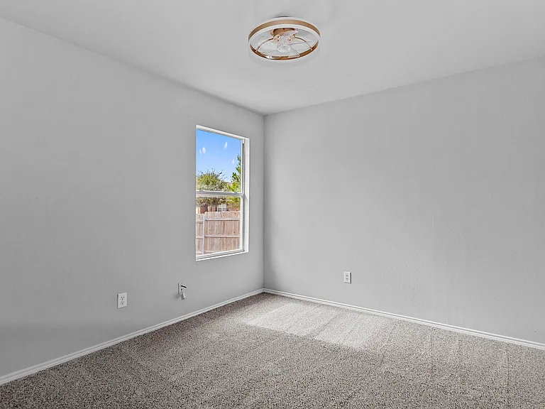 500 Canvas Ct — Photo 16
