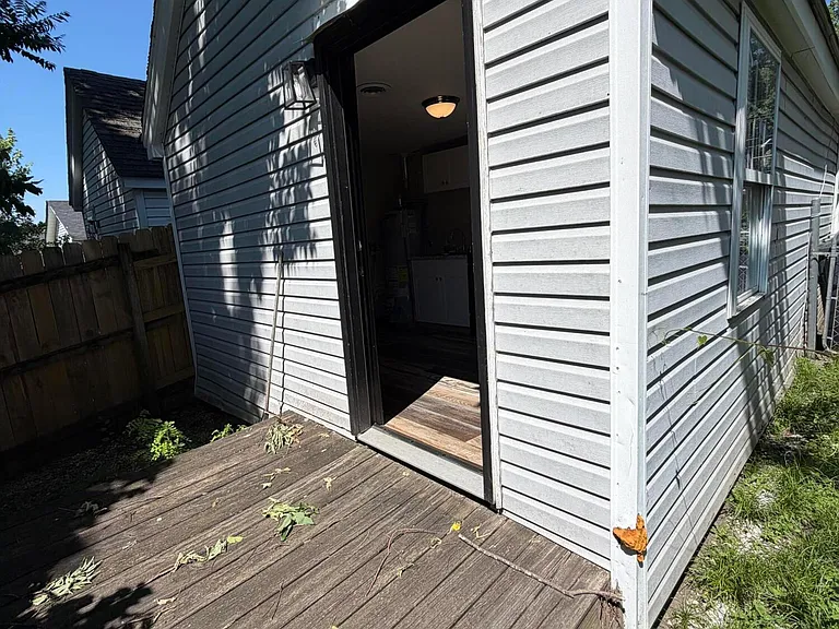 246 Warnock St — Photo 17