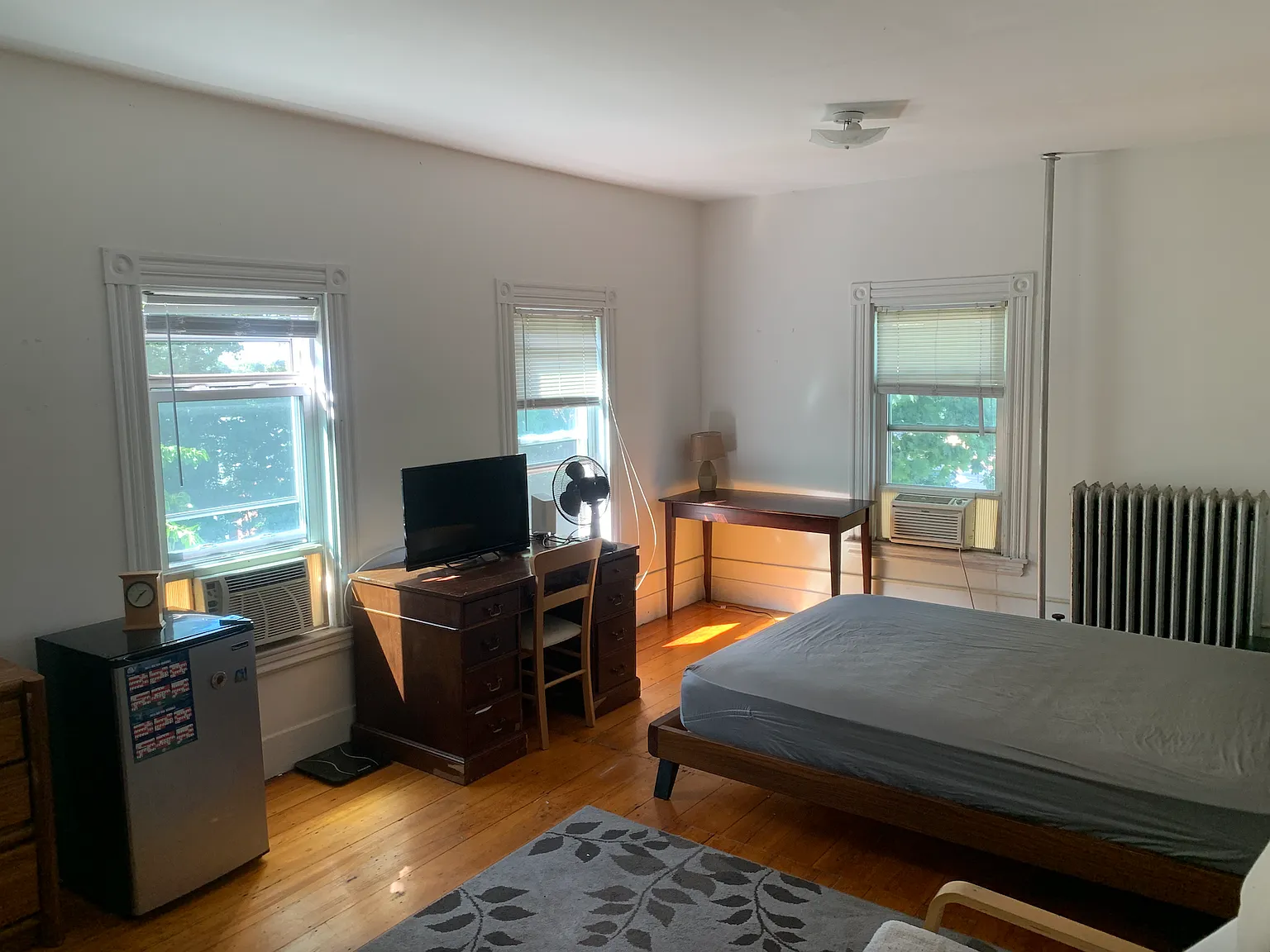 6 bed, 2545 sqft, $1,200 — Photo 4