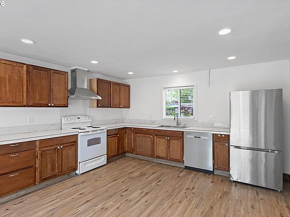 5th image of 4840 SW 197th Pl