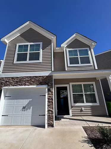 1114 Crescent Moon Loop Photo 1