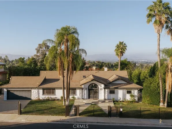 18841 Pasadero Dr, Tarzana, CA 91356