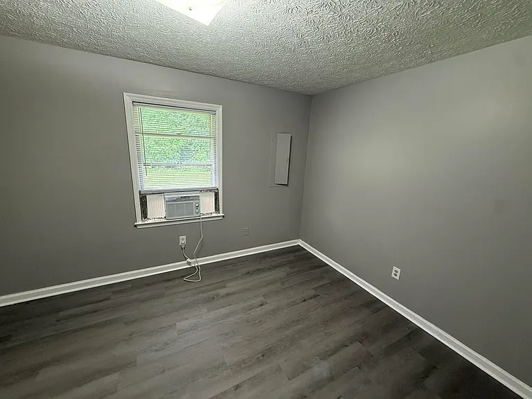 327 Garden Park Dr #B — Photo 8