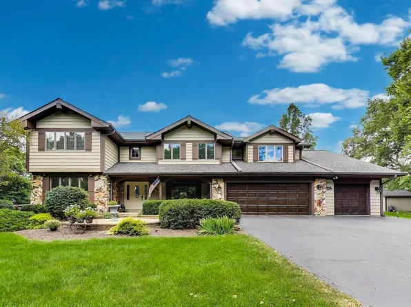 3S210 Herrick Rd, Warrenville, IL 60555