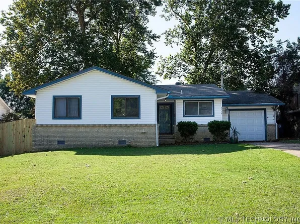 5716 E 24th Pl, Tulsa, OK 74114