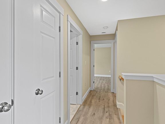 5th image of 219 S Westgate Rd