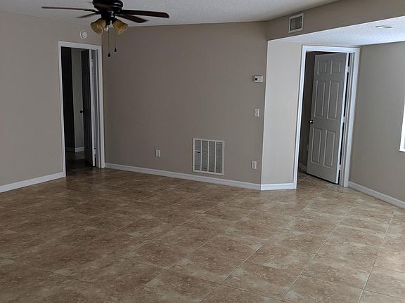 4th image of 2603 Heathcote Dr