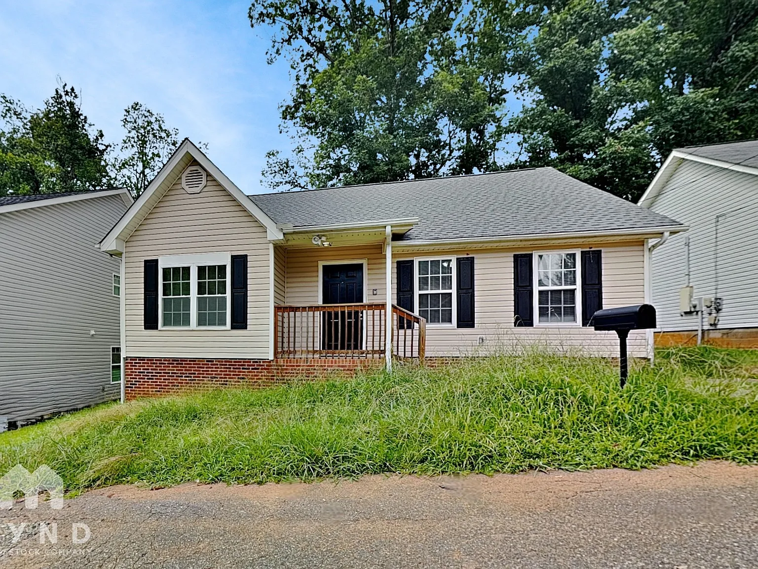 3 bed, 2.0 bath, 1125 sqft, $1,785 — Photo 1