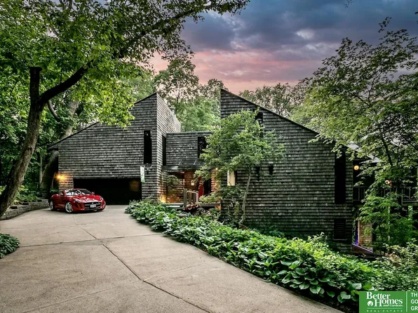 6054 Country Club Oaks Pl, Omaha, NE 68152