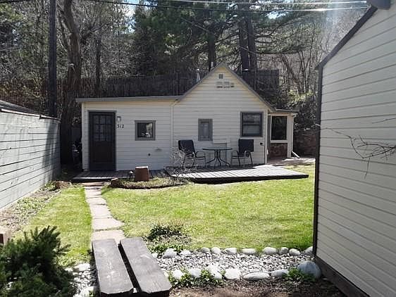 Private yard and enterance