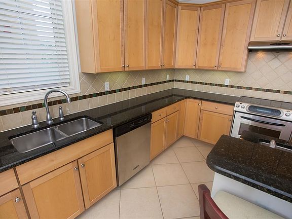 4th image of 108 S Alcaniz St Unit 309