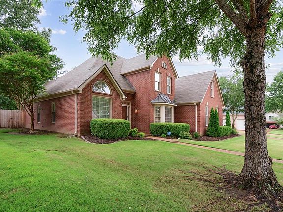 2nd image of 8807 River Hollow Dr