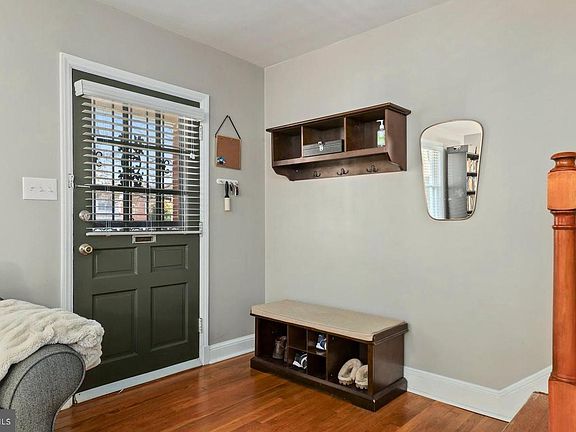 3rd image of 5018 12th St NE