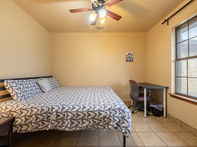 2202 Oxford Blvd — Photo 22