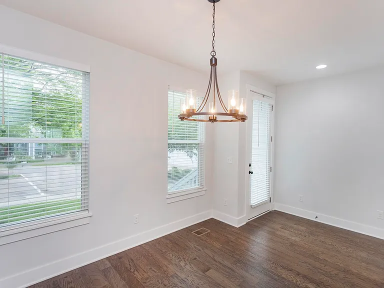 708 Tral St — Photo 16