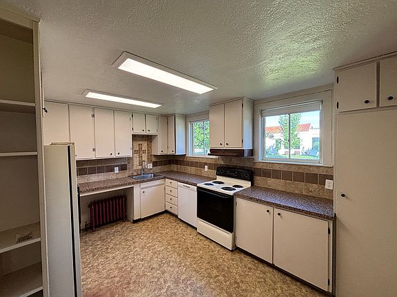 5th image of 2501 W State St #0