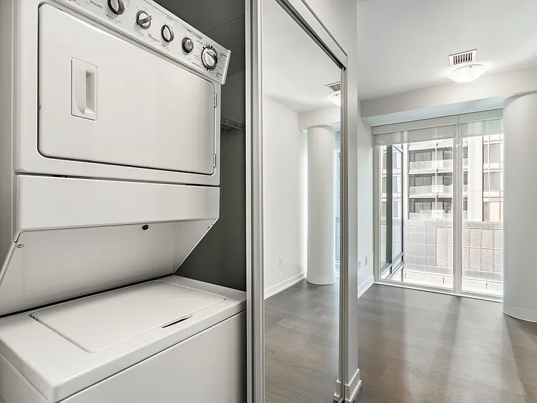 105 George St #713 — Photo 29