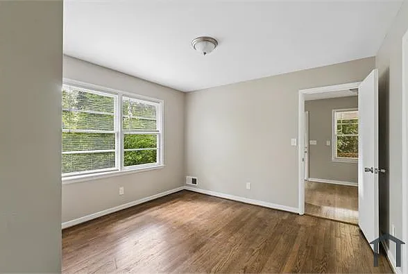 2616 Wood Dr NE — Photo 9