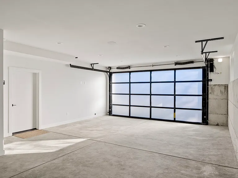 6305 Soundview Dr — Photo 11