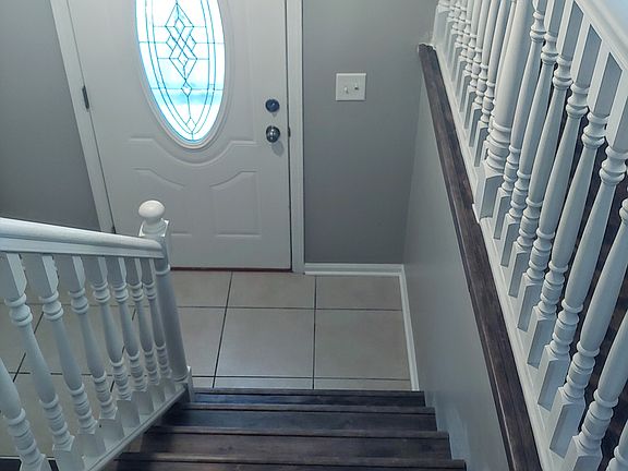 4th image of 11229 Erskine St