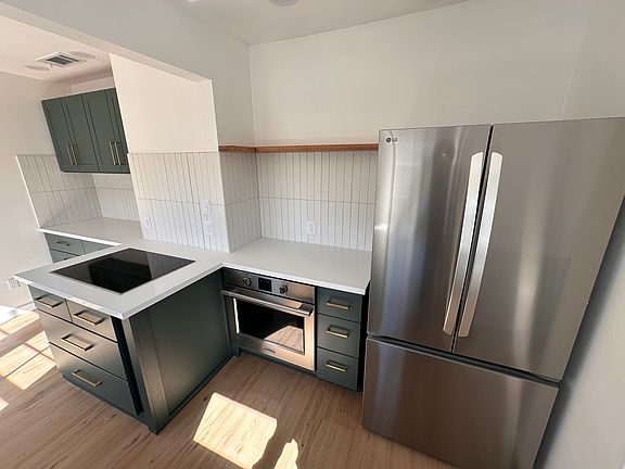 5th image of 3610 Folsom Blvd
