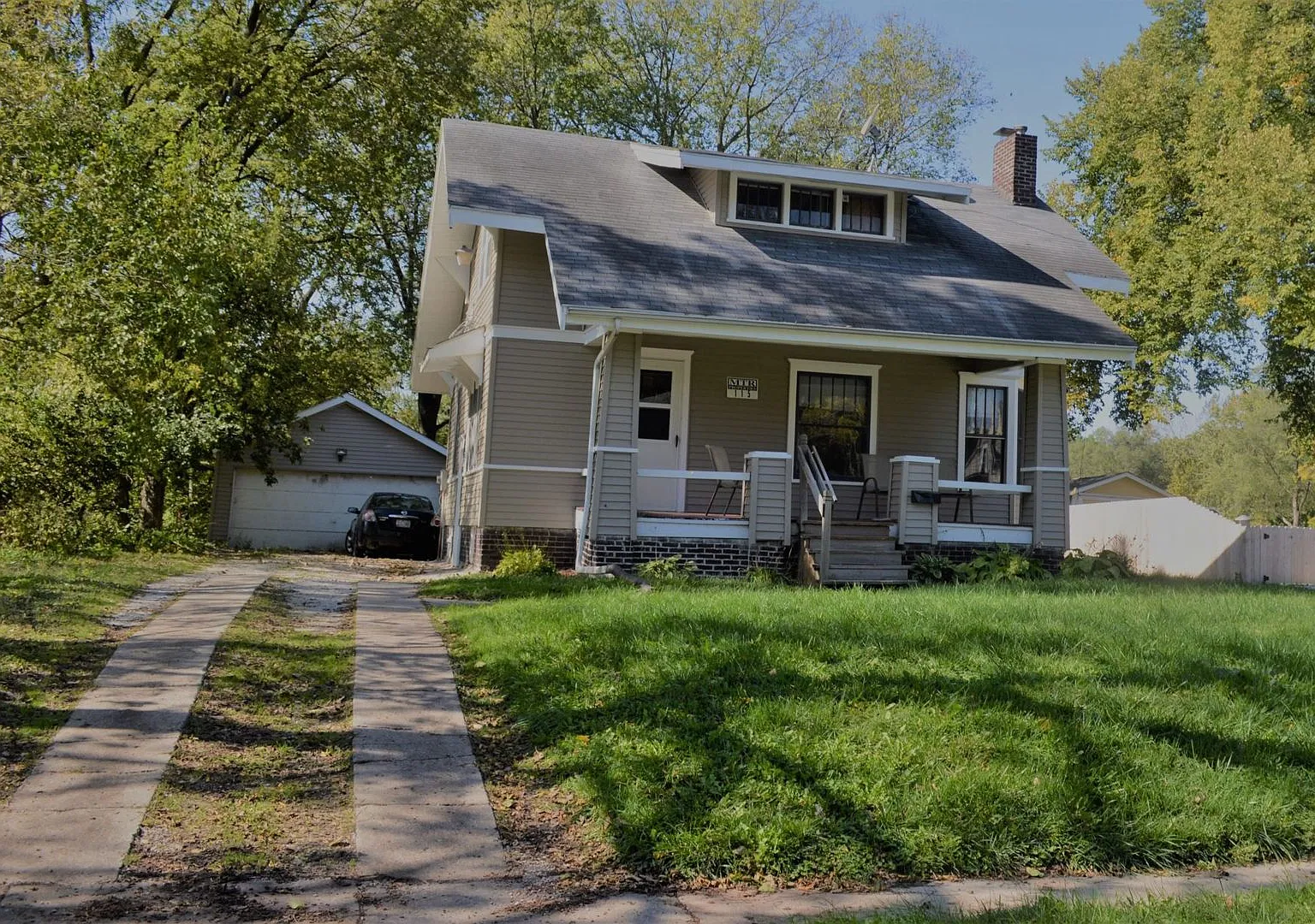 115 S Riverside — Photo 1