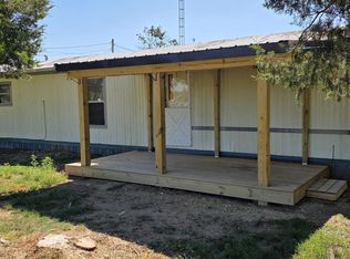 2197 Broad Ln, Falling Waters, WV 25419