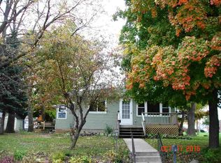 809 W Delaware St, Manchester, IA 52057