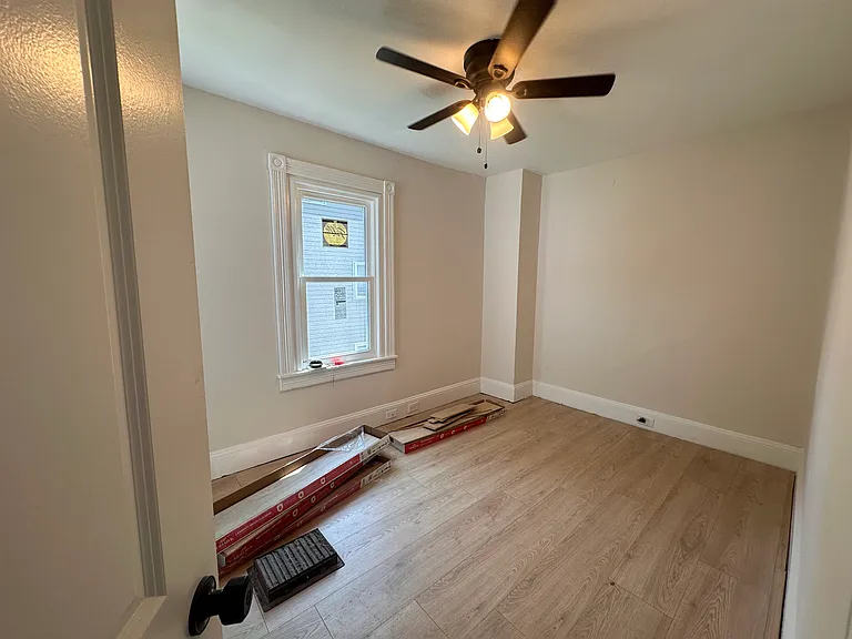 80 Holland Ave — Photo 3