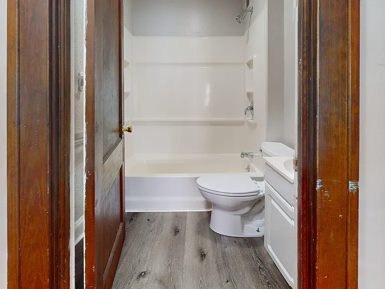9715 Plymouth Ave — Photo 24