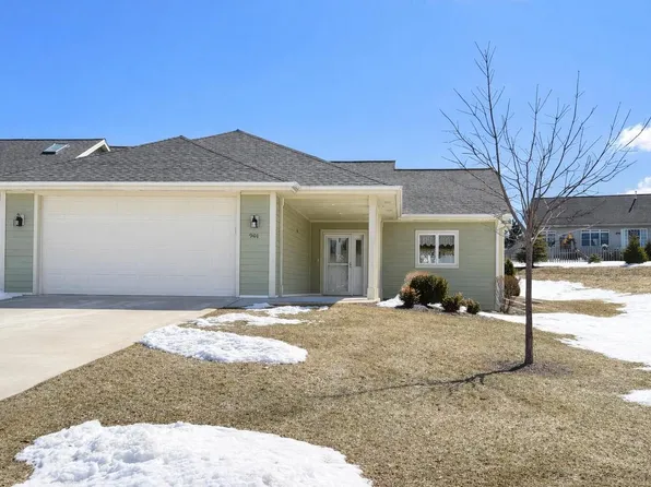 901 Hawthorne COURT, Manitowoc, WI 54220