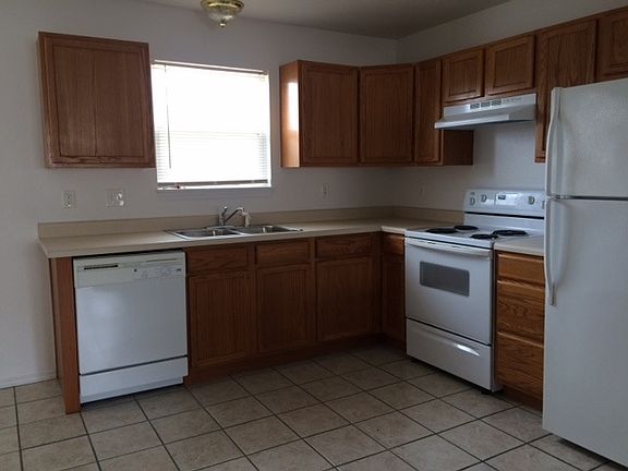 4th image of 19701 Sackett Ln APT B