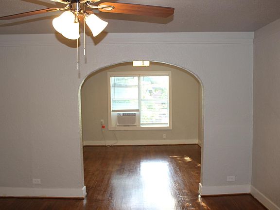 5th image of 6-1535 Castle Ct #6