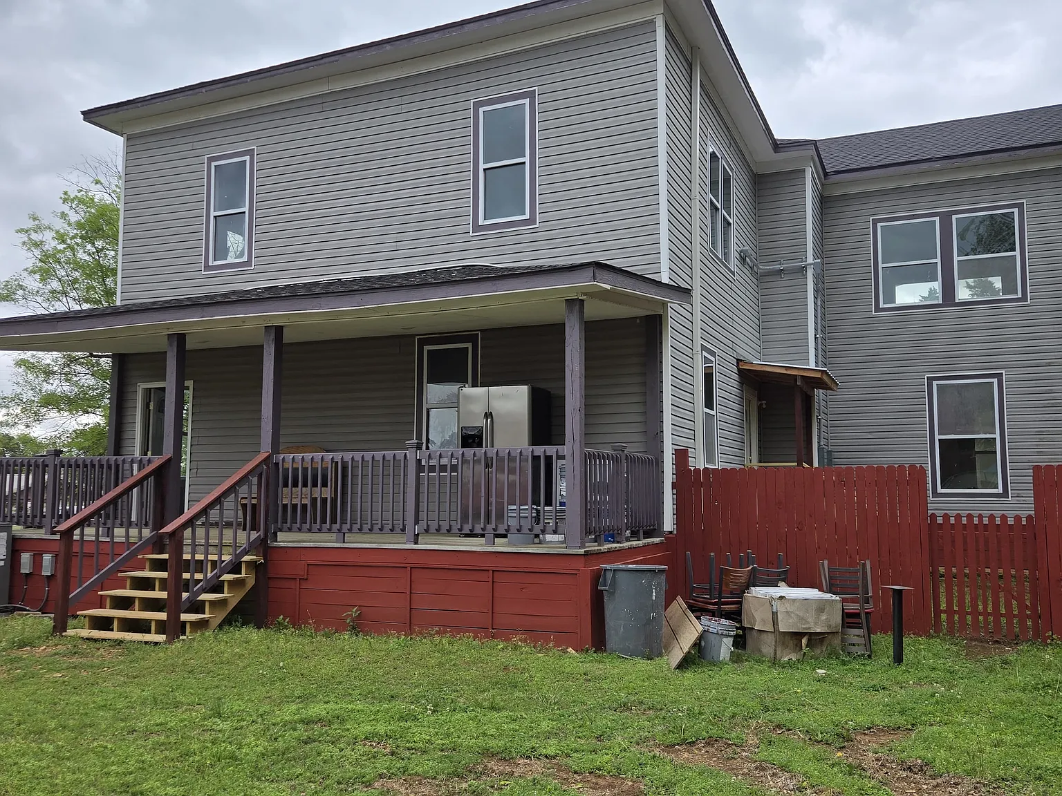 3 bed, $1,300 — Photo 1