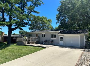 926 W 14th St, Cedar Falls, IA 50613