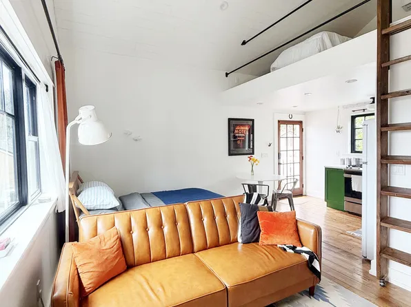 (undisclosed Address), La Crescenta, CA 91214