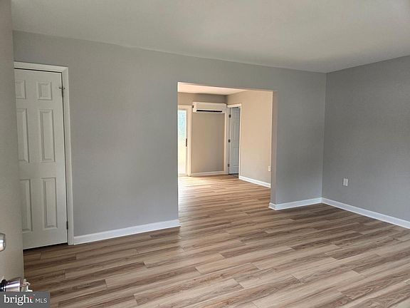4th image of 65 Hawthorne Ave
