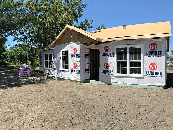 2nd image of 200 Joseph St