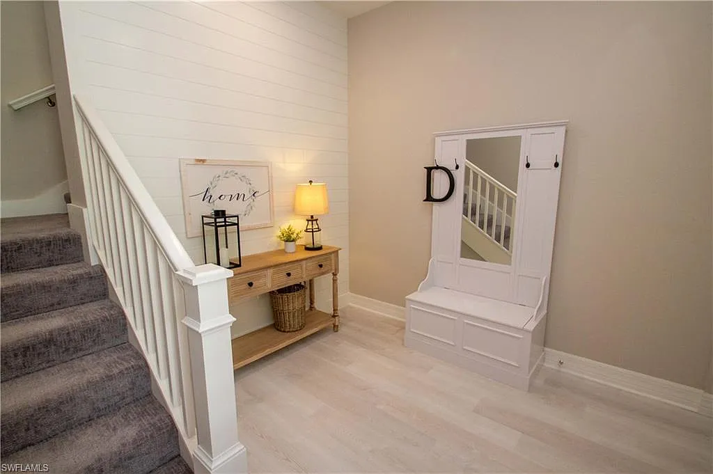 3 bed, 2.0 bath, 2444 sqft, $8,500 — Photo 3